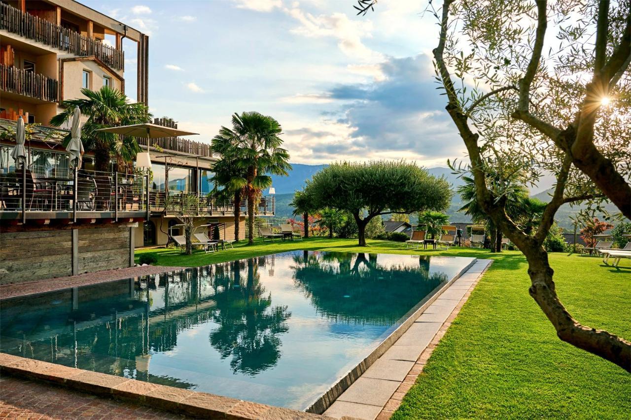 Das Panorama Designhotel Caldaro Exterior foto