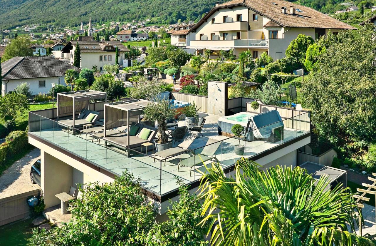 Das Panorama Designhotel Caldaro Exterior foto