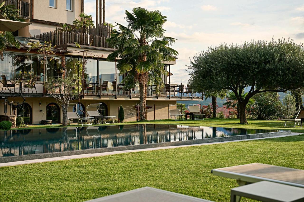 Das Panorama Designhotel Caldaro Exterior foto